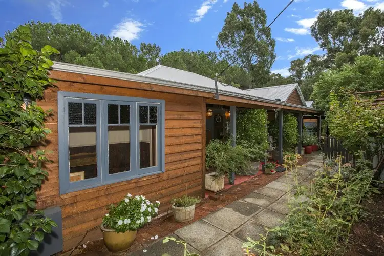 48 Lyndhurst Road, Kalamunda WA 6076
