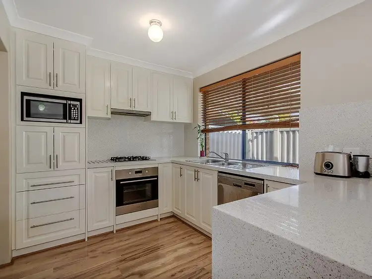 6/6 Dowling Street, Rockingham WA 6168