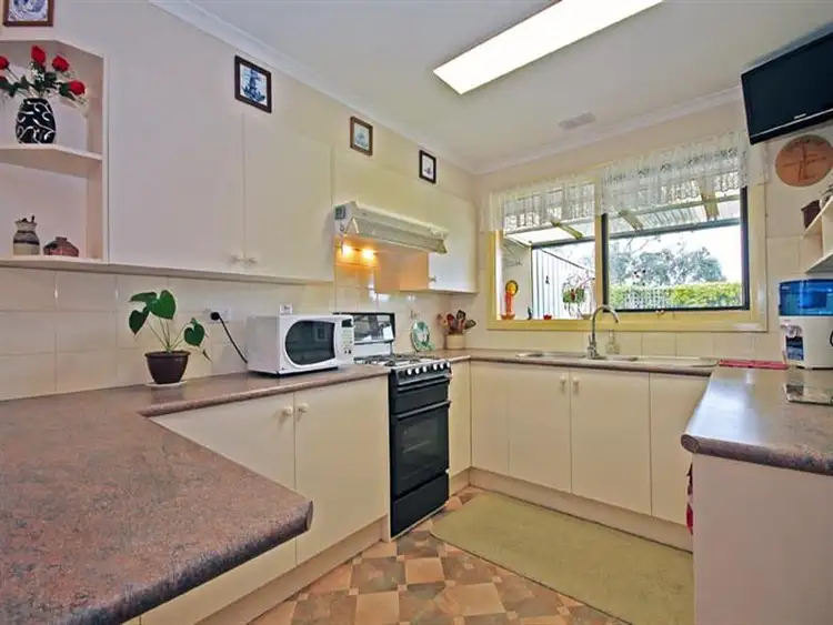 Fifth view of Homely house listing, 10 Lucas Crescent, Seaford VIC 3198