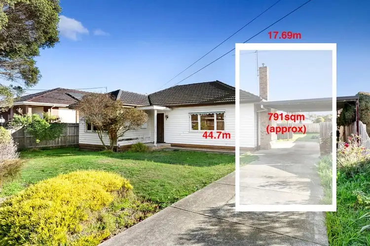 5 Dobson Avenue, Oakleigh East VIC 3166