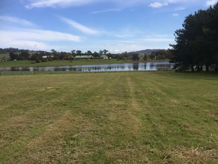 21 Clive Court, Table Top NSW 2640