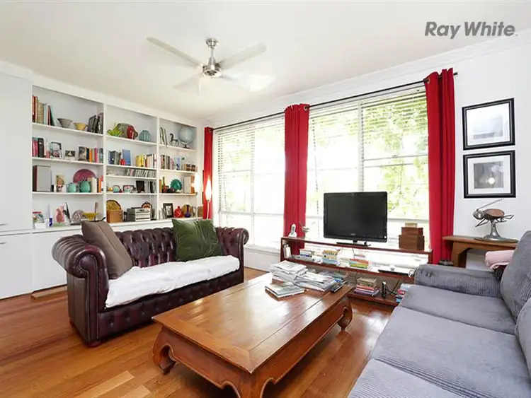 8 Robertson Crescent, Laverton VIC 3028