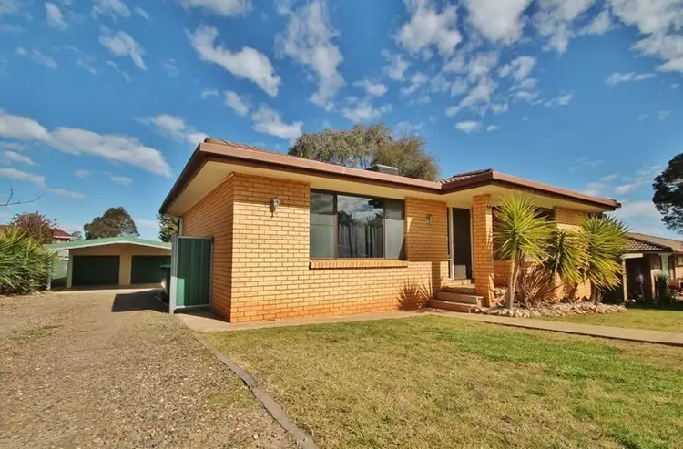 80 Orchard Street, Young NSW 2594