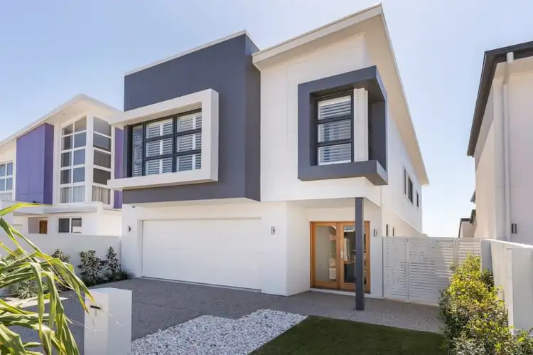 76 North Quay Circuit, Hope Island QLD 4212