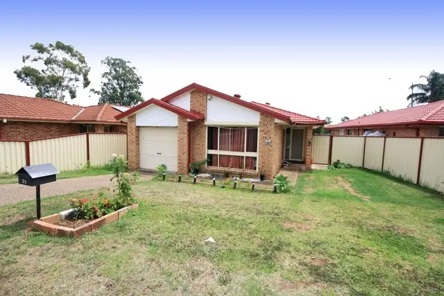 31 Hydrangea Place, Macquarie Fields NSW 2564