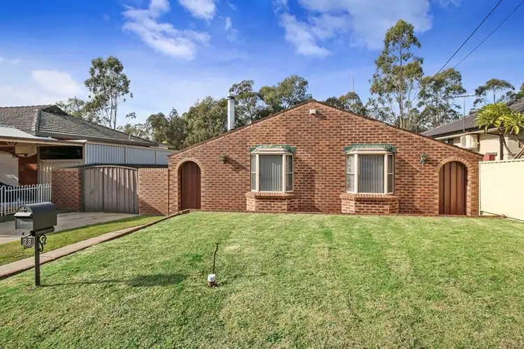 33 Foveaux Avenue, Lurnea NSW 2170