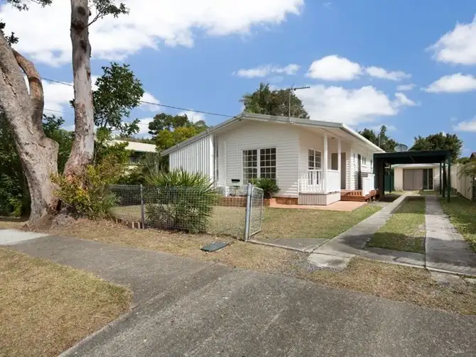 Main view of Homely house listing, 10 Heydon Avenue, Labrador QLD 4215