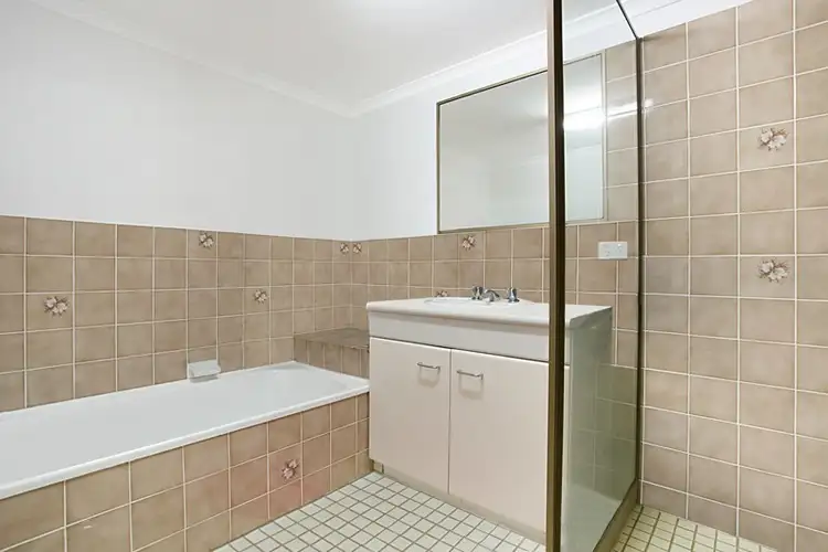 Sixth view of Homely unit listing, 5/92 Stanhill Drive, Chevron Island QLD 4217