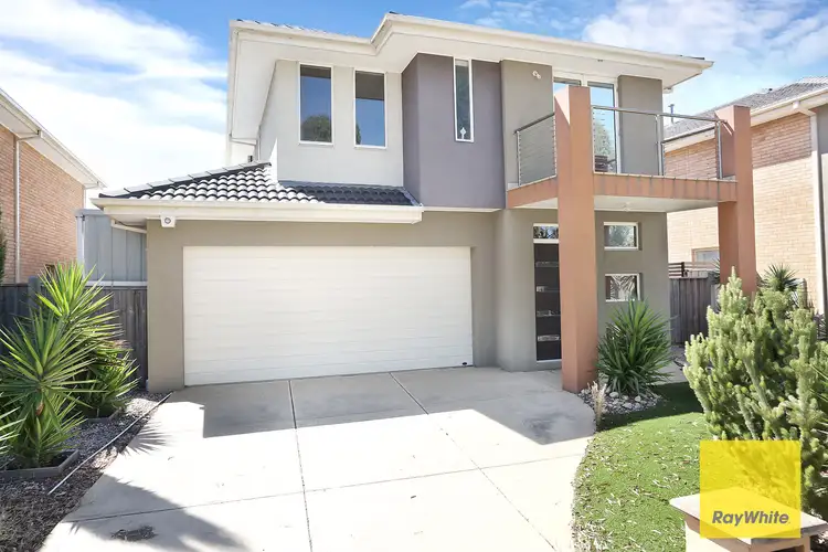 38 Halfmoon Terrace, Sanctuary Lakes VIC 3030