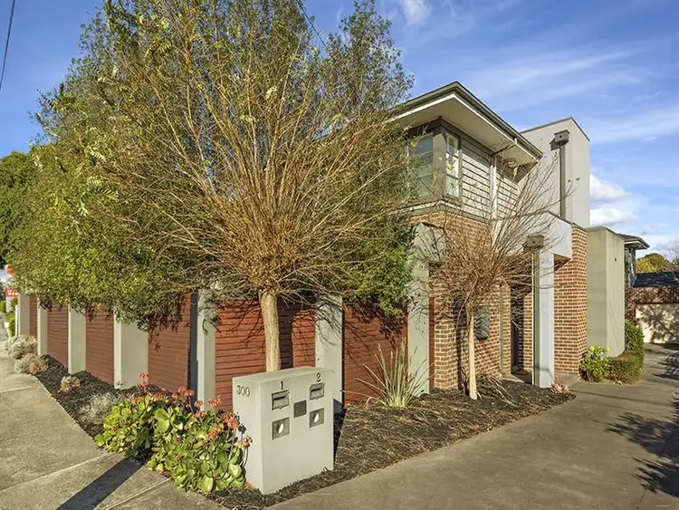 1/300 Manningham Road, Doncaster VIC 3107