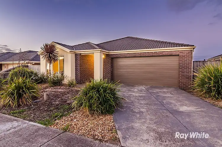 28 Westmoreland Avenue, Cranbourne North VIC 3977