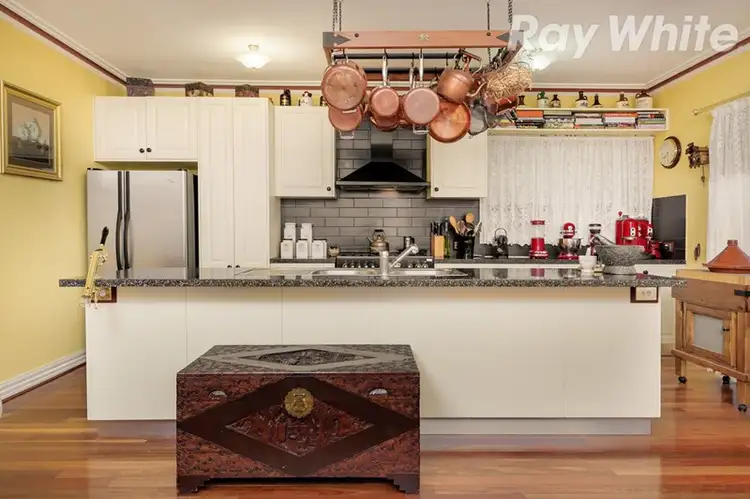 Fifth view of Homely house listing, 10 Forest View, Bundoora VIC 3083