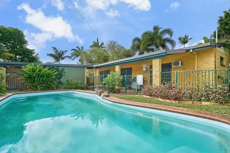 15 Pepperina Street, Mooroobool QLD 4870