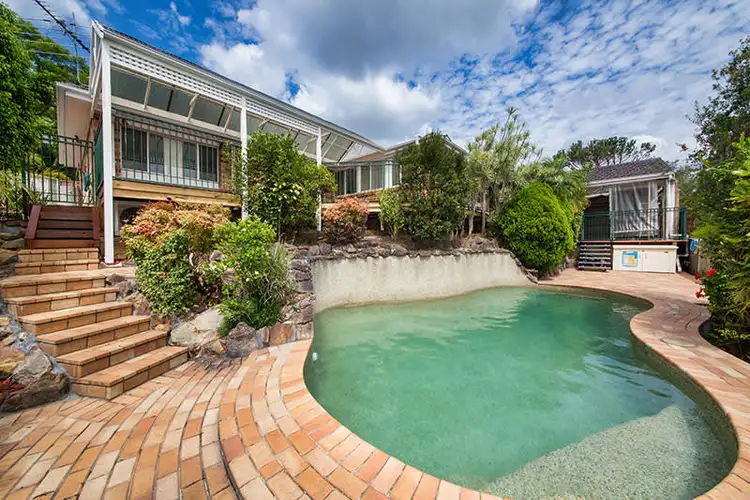 6 Merredin Close, Yarrawarrah NSW 2233