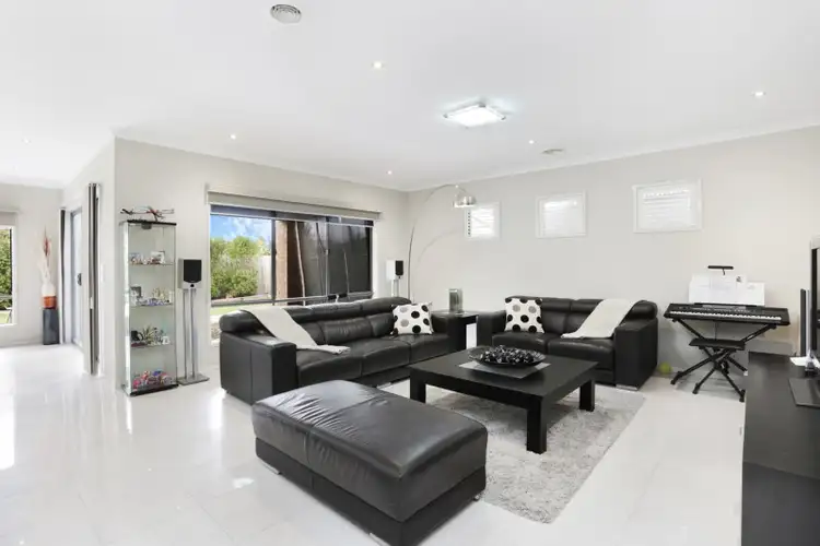 Seventh view of Homely house listing, 32 Ultimo Walk, Taylors Hill VIC 3037