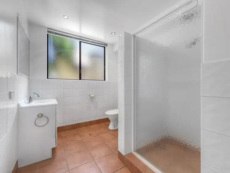 Fifth view of Homely unit listing, 3/33 Kent Street, Hamilton QLD 4007