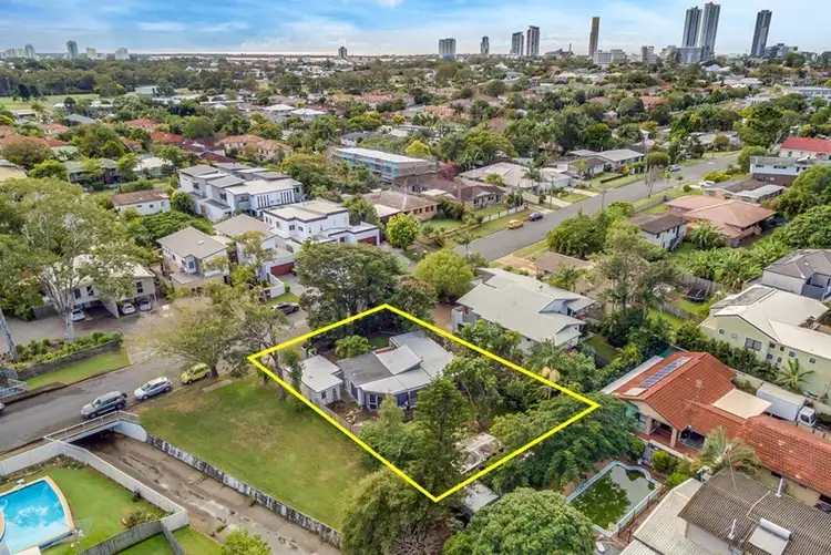 130 Falconer Street, Southport QLD 4215