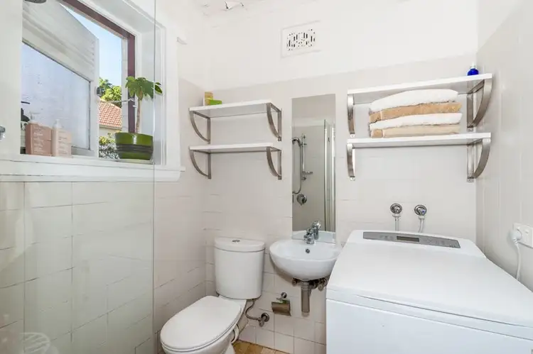 Fourth view of Homely studio listing, 5/39 Roslyn Street, Elizabeth Bay NSW 2011