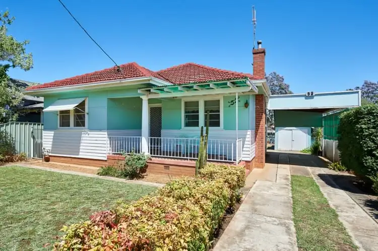 52 Heath Street, Turvey Park NSW 2650