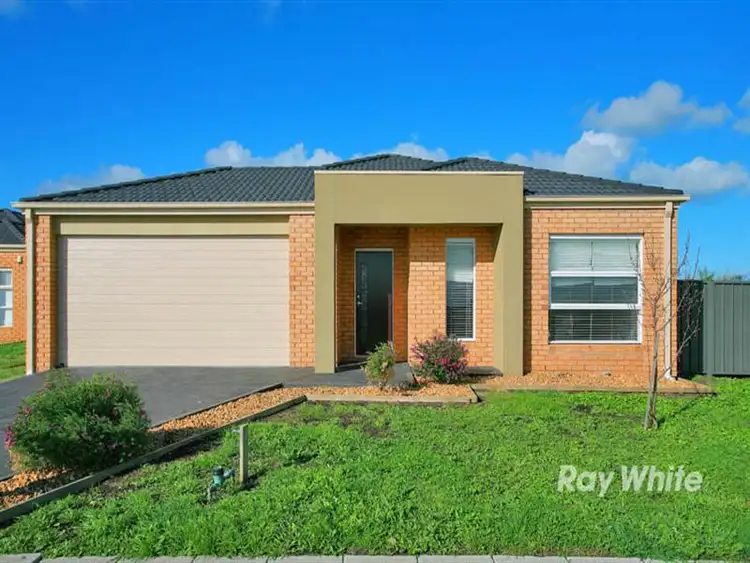 5 Gardens Vista Place, Lynbrook VIC 3975