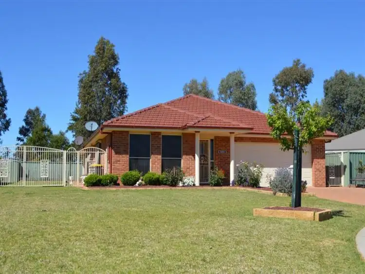 23 Namoi Crescent, Dubbo NSW 2830