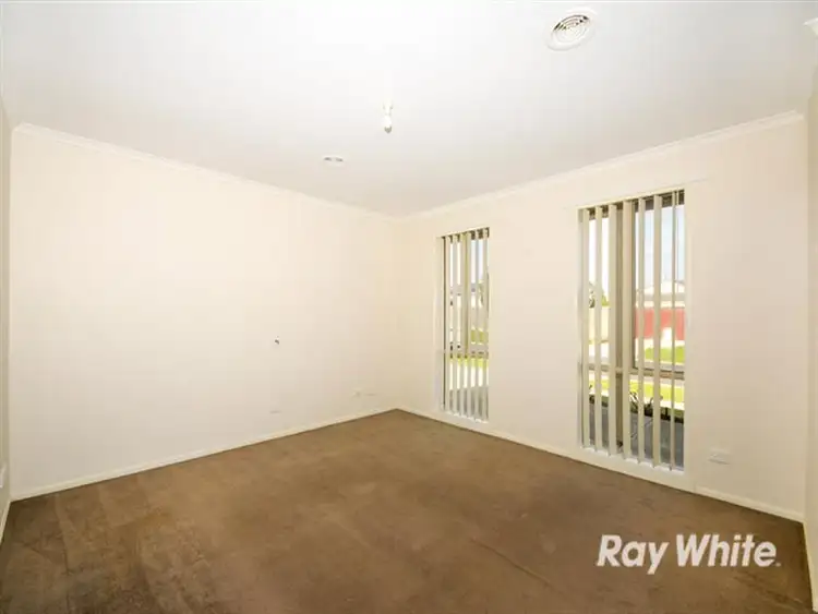 Fifth view of Homely house listing, 10 Kismet Close, Cranbourne West VIC 3977