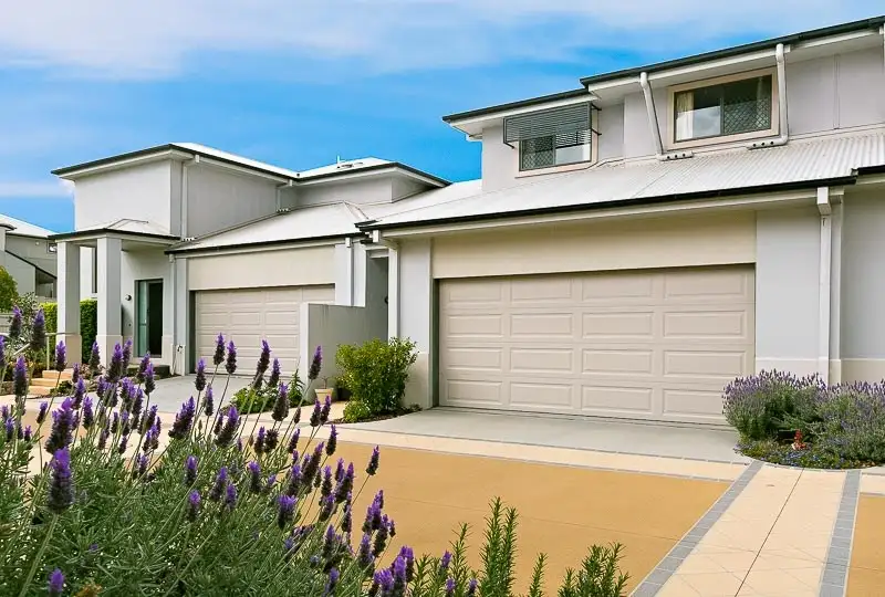 Main view of Homely townhouse listing, 2/7 Greenway Circuit, Mount Ommaney QLD 4074