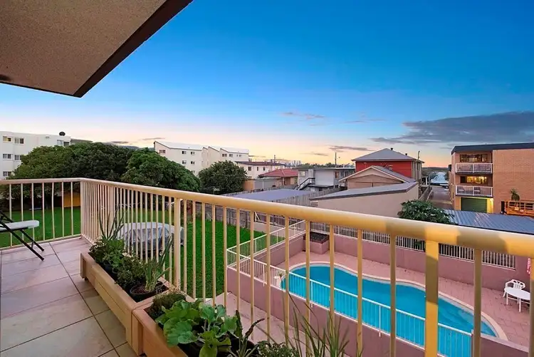 Unit 4/43 Kennedy Parade, Golden Beach QLD 4551