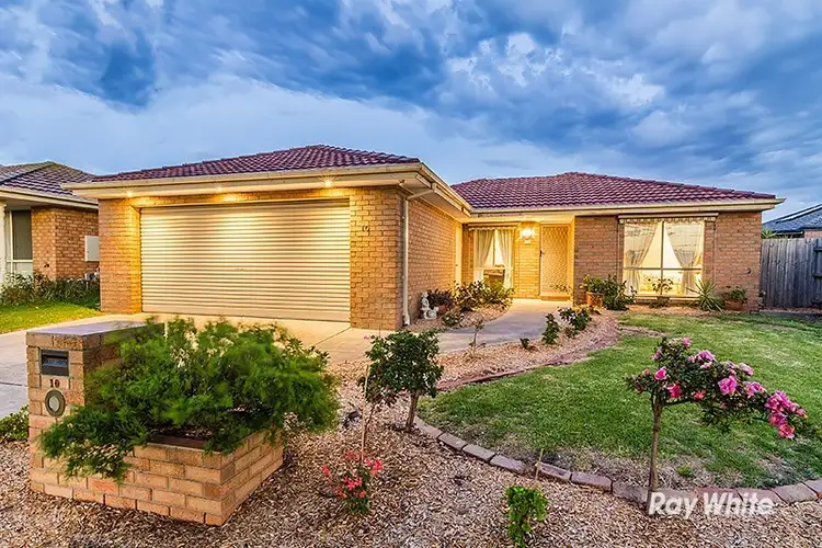 10 Amity Way, Cranbourne West VIC 3977