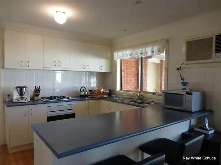 Fifth view of Homely house listing, 3 Roberts Court, Echuca VIC 3564