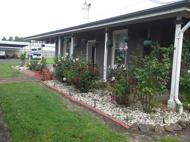 24 Martin Street, Penshurst VIC 3289