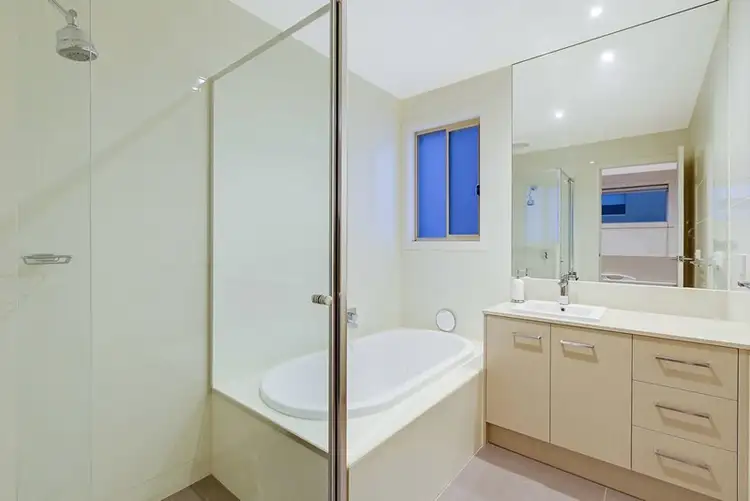 Seventh view of Homely house listing, 2 Melissa Court, South Morang VIC 3752