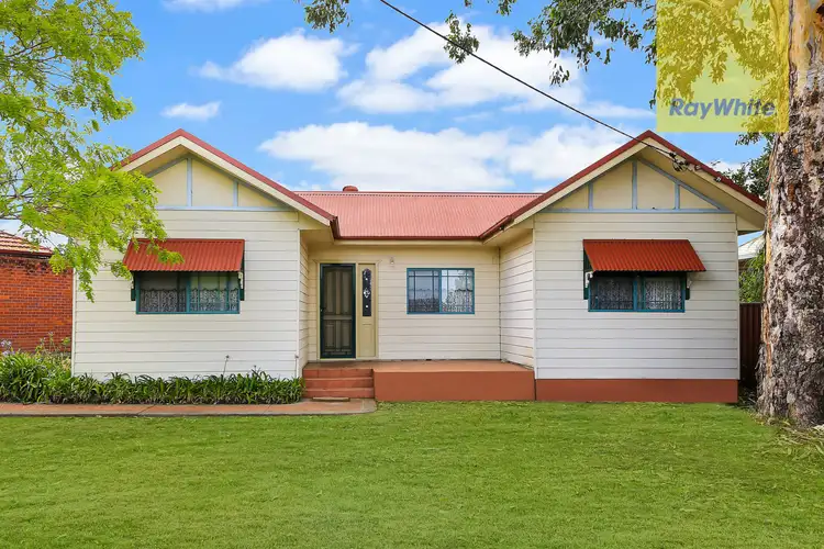 4 Highland Avenue, Toongabbie NSW 2146