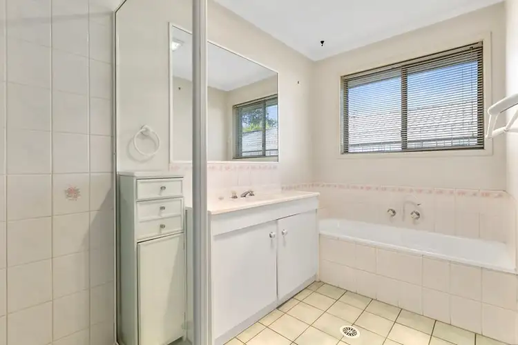 Sixth view of Homely house listing, 2 Rosa Court, Camira QLD 4300