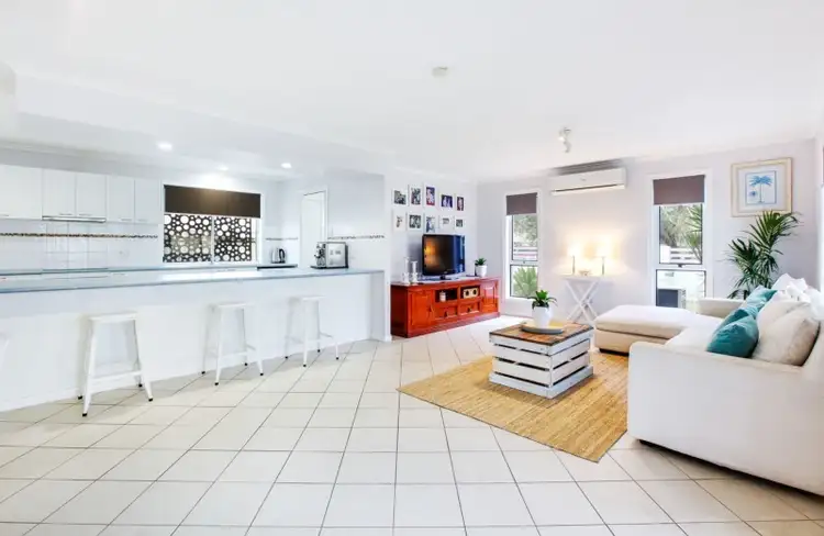 124 Bamboo Avenue, Benowa QLD 4217