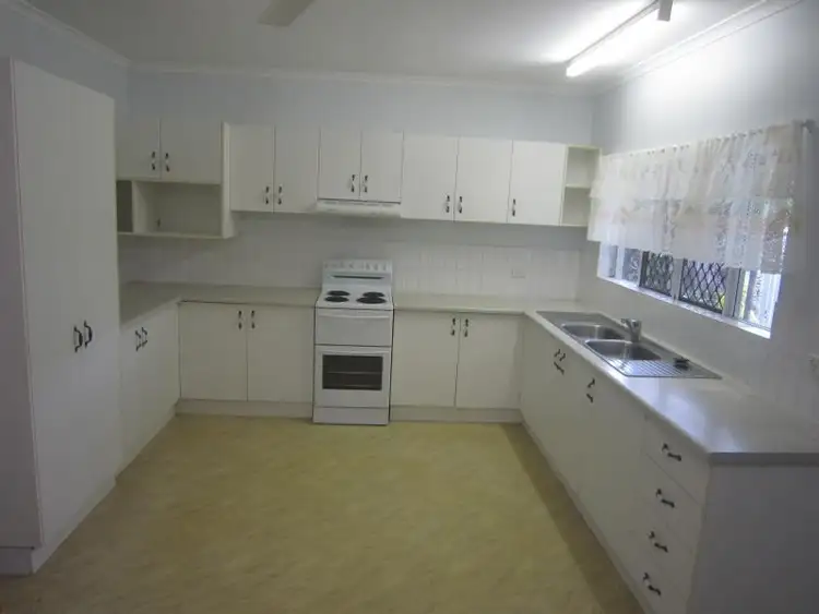 16 Blackbird Street, Bentley Park QLD 4869