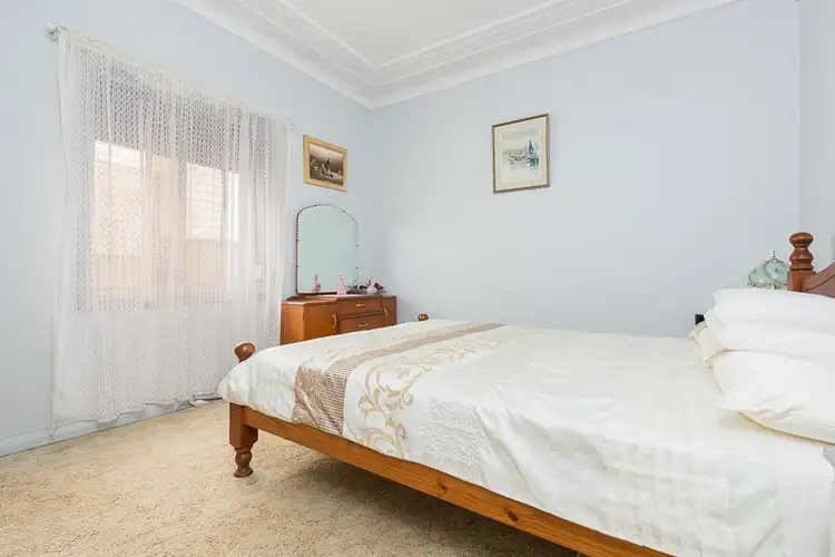 Fifth view of Homely house listing, 328 Northcliffe Drive, Lake Heights NSW 2502