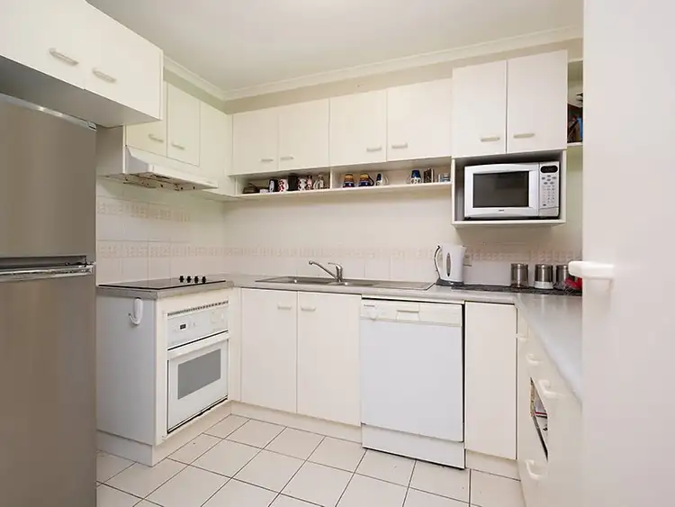 Fourth view of Homely unit listing, 2/2 Rakumba Place, Mountain Creek QLD 4557