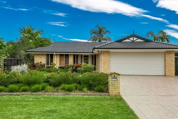 6 Hardy Avenue, Ocean Shores NSW 2483