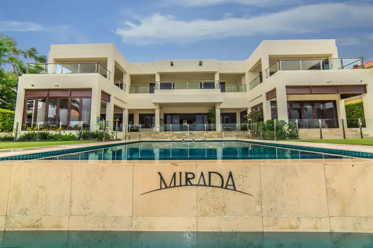 31-33 The Corso, Isle Of Capri QLD 4217