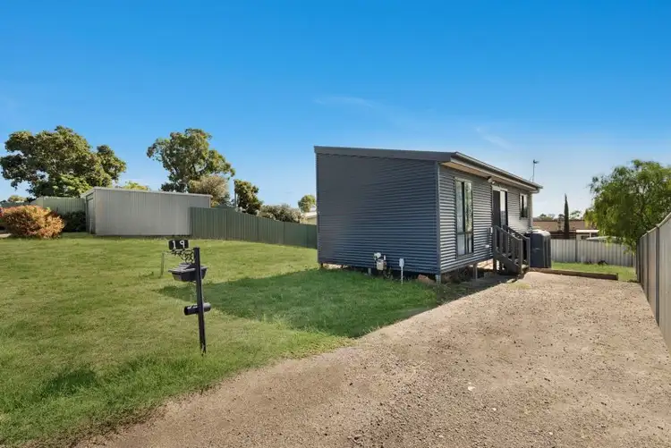 19 Batten Street, California Gully VIC 3556