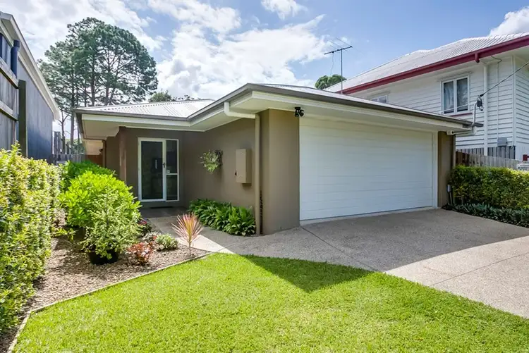 Second view of Homely house listing, 8 Ulagree Street, Wynnum West QLD 4178