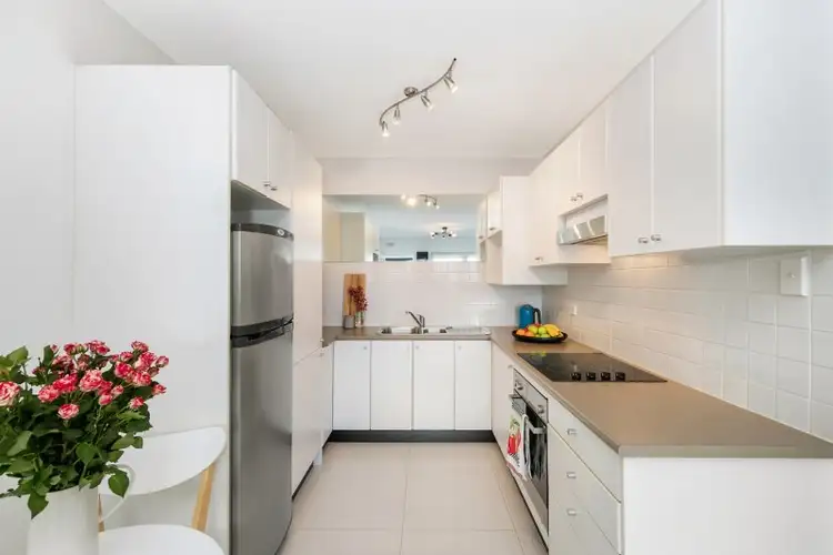 Fourth view of Homely apartment listing, 2/48 Pavilion Street, Queenscliff NSW 2096