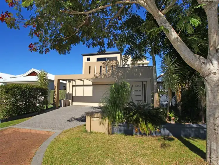 4 Undanbi Lane, Twin Waters QLD 4564