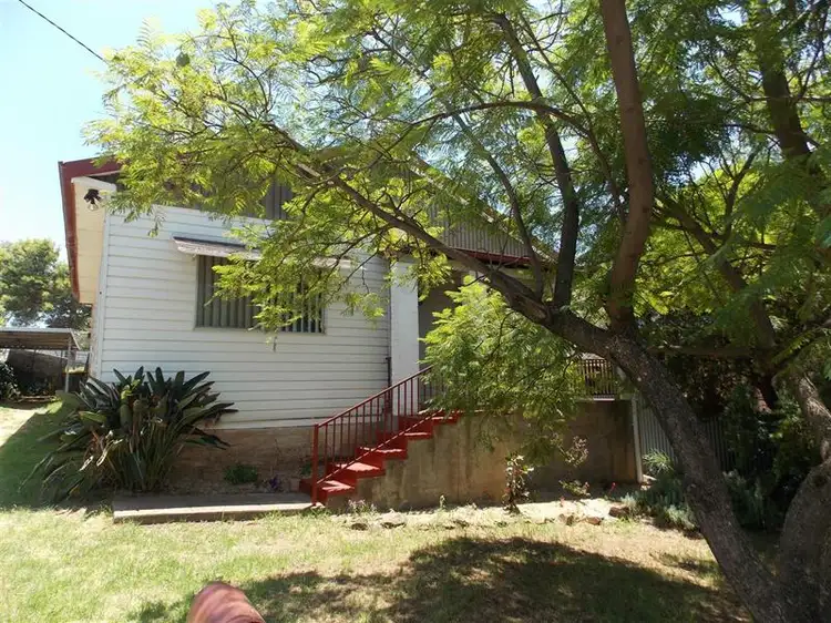 10 Howard Street, Parkes NSW 2870