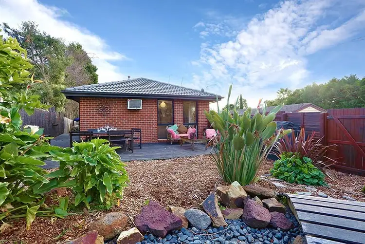 1/3 Jeanette Street, Bayswater VIC 3153