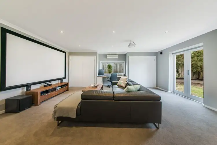 Fifth view of Homely house listing, 2 Fiona Court, Ferntree Gully VIC 3156