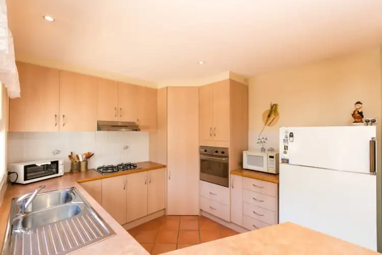 Fifth view of Homely townhouse listing, 2/182 Tenth Street, Mildura VIC 3500