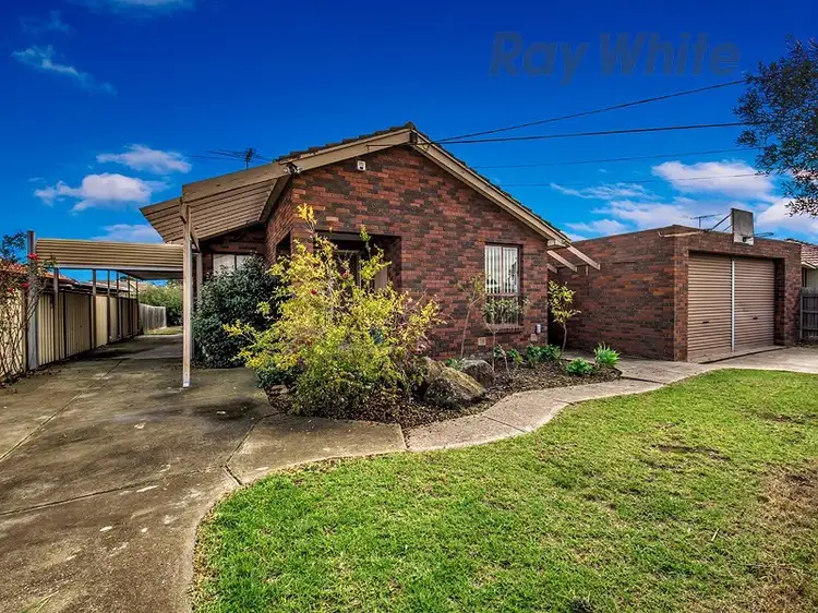 11 Moffat Street, St Albans VIC 3021