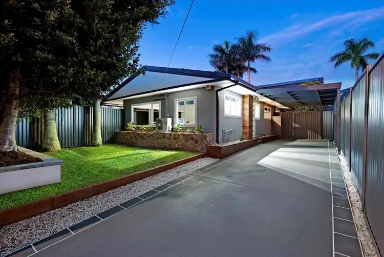 2 Karina Crescent, Broadbeach Waters QLD 4218